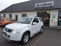 Weiß Gebraucht 2011 Suzuki Grand Vitara City SUV | 7.985 € (Fairer Preis)