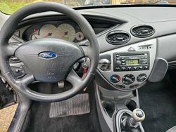 Schwarz Gebraucht 2004 Ford Focus Kleinwagen | 1.000 € (Fairer Preis)