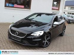 Onyx black / Gebraucht 2018 Volvo V40 R-Design Kombi | 14.700 € (Fairer Preis)