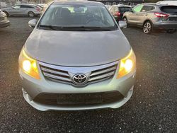 Grau Gebraucht 2013 Toyota Avensis Edition Limousine | 6.400 € (Fairer Preis)