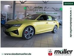 Gold (dragonskin gold metallic) Gebraucht 2025 Skoda Octavia RS Kombi | 41.590 € (Fairer Preis)