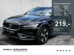 Onyx black / metallic Gebraucht 2023 Volvo V60 CC Plus Kombi | 37.440 € (Guter Preis)