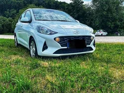 Weiß Gebraucht 2021 Hyundai i10 Trend Kleinwagen | 13.000 € (Guter Preis)