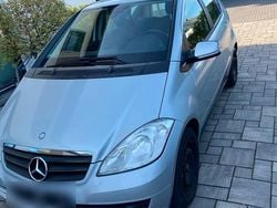 Silber Gebraucht 2010 Mercedes A150 Limousine | 3.000 € (Guter Preis)