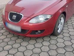 Rot Gebraucht 2005 Seat Leon Limousine | 1.800 € (Fairer Preis)