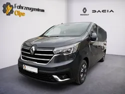 Grau Gebraucht 2023 Renault Trafic Van | 38.790 € (Fairer Preis)