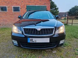 Schwarz Gebraucht 2013 Skoda Octavia Best of Kombi | 6.900 € (Fairer Preis)