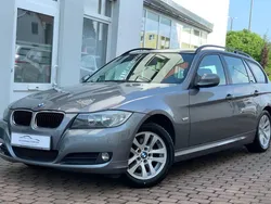 Grau Gebraucht 2009 BMW 318 Kombi | 3.290 € (Guter Preis)