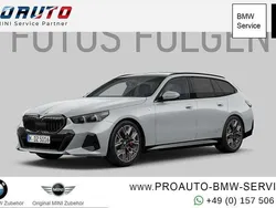Brooklyn grau Gebraucht 2025 BMW 520 M Sport Kombi | 59.990 € (Fairer Preis)