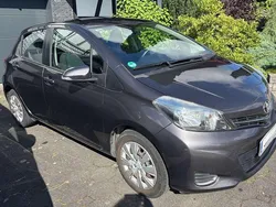 Grau Gebraucht 2011 Toyota Yaris Life Limousine | 5.500 € (Etwas zu teuer)