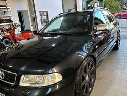 Schwarz Gebraucht 2000 Audi S4 Kombi | 17.000 €