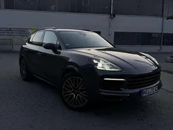 Grau Gebraucht 2019 Porsche Cayenne SUV | 50.500 € (Fairer Preis)