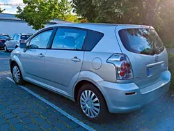 Silber Gebraucht 2005 Toyota Corolla Verso Executive Van / Kleinbus | 3.400 € (Fairer Preis)