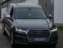 Grau Gebraucht 2017 Audi SQ7 Ambiente SUV | 37.000 € (Fairer Preis)