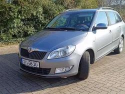 Grau Gebraucht 2013 Skoda Fabia Fresh Kombi | 5.950 € (Fairer Preis)
