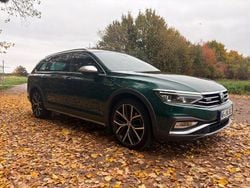 Grün Gebraucht 2020 VW Passat Alltrack Pro Kombi | 23.750 € (Guter Preis)