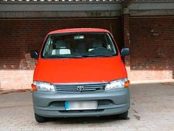 Rot Gebraucht 2006 Toyota HiAce Van | 6.500 €