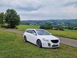 Weiß Gebraucht 2011 Opel Insignia OPC Kombi | 6.250 € (Fairer Preis)