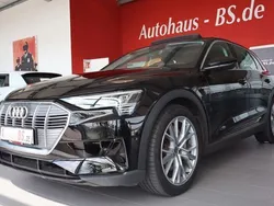 Schwarz Gebraucht 2021 Audi e-tron SUV | 33.800 € (Guter Preis)