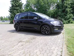 Deep black perleffekt Gebraucht 2017 VW Touran Comfortline Van / Kleinbus | 12.999 € (Guter Preis)