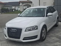 Weiß Gebraucht 2012 Audi A3 Sportback Attraction Limousine | 4.900 € (Guter Preis)