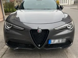 Grau Gebraucht 2020 Alfa Romeo Stelvio SUV | 27.000 € (Guter Preis)