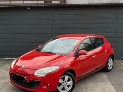 Rot Gebraucht 2009 Renault Mégane III Kleinwagen | 3.350 € (Etwas zu teuer)