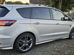 Silber Gebraucht 2018 Ford S-MAX ST-Line Van / Kleinbus | 17.499 € (Fairer Preis)