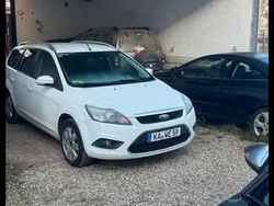 Weiß Gebraucht 2010 Ford Focus Kombi | 2.399 € (Fairer Preis)