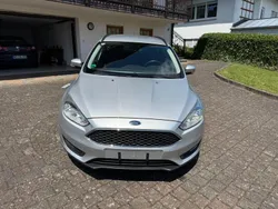 Silber Gebraucht 2016 Ford Focus Business Edition Kombi | 4.999 € (Guter Preis)