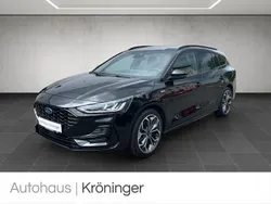 Schwarz Gebraucht 2023 Ford Focus ST-Line X Limousine | 22.490 € (Guter Preis)