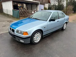 Blau Gebraucht 1992 BMW 318 Basis Limousine | 1.399 €