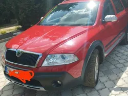 Rot Gebraucht 2007 Skoda Octavia Scout Scout 4x4 Kombi | 2.700 € (Etwas zu teuer)