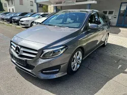 Grau Gebraucht 2016 Mercedes B200 Avantgarde Van / Kleinbus | 16.990 € (Fairer Preis)