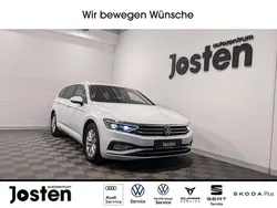 Gletscherweiß metallic Gebraucht 2023 VW Passat Business Kombi | 26.690 € (Guter Preis)