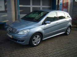 Blau Gebraucht 2007 Mercedes B150 Van / Kleinbus | 6.990 € (Teuer)