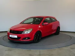 Rot Gebraucht 2009 Opel Astra GTC Sport Limousine | 2.990 €