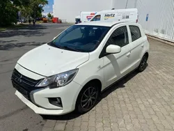 Weiß Gebraucht 2021 Mitsubishi Space Star Basis Limousine | 4.990 €