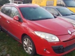 Rot Gebraucht 2010 Renault Mégane III Luxe Limousine | 1.000 €