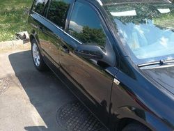 Schwarz Gebraucht 2007 Opel Astra Kombi | 2.300 € (Fairer Preis)