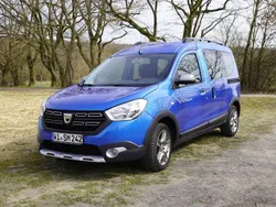 Blau Gebraucht 2020 Dacia Dokker Stepway Van | 15.000 € (Fairer Preis)