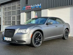 Grau Gebraucht 2017 Chrysler 300 Limited Limousine | 23.600 €