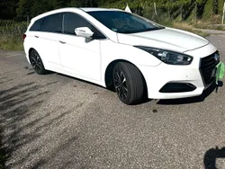 Weiß Gebraucht 2017 Hyundai i40 Kombi | 11.800 € (Fairer Preis)