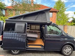 Blau Gebraucht 2017 VW T6 Van | 42.222 €