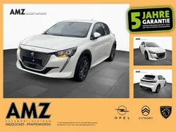 Lack weiss perlglänzend/typ au Gebraucht 2021 Peugeot e-208 Allure Kleinwagen | 15.490 € (Fairer Preis)