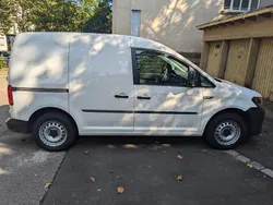 Weiß Gebraucht 2019 VW Caddy Van / Kleinbus | 8.800 € (Guter Preis)