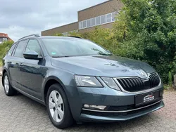 Quarzgrau metallic Gebraucht 2018 Skoda Octavia Style Kombi | 17.595 € (Etwas zu teuer)