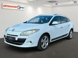 Weiß Gebraucht 2011 Renault Mégane III Dynamique Limousine | 1.999 € (Fairer Preis)