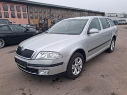 Silber Gebraucht 2007 Skoda Octavia Elegance Kombi | 1.100 € (Superpreis)