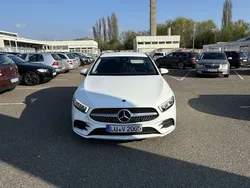 Weiß Gebraucht 2019 Mercedes A180 AMG line Kleinwagen | 26.000 € (Fairer Preis)